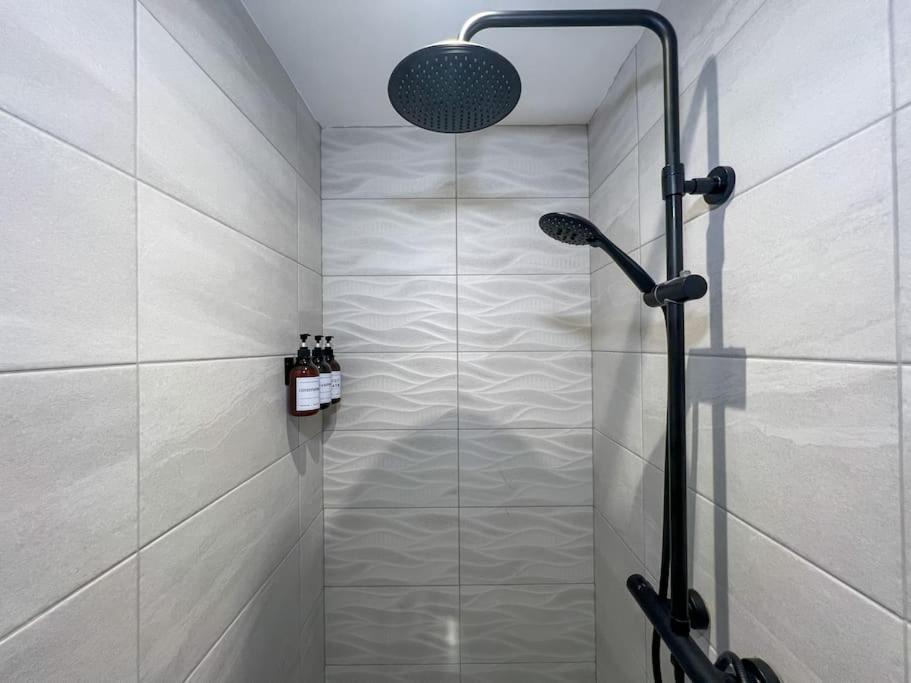 Orange Rentals-High Spec, Midnight Suite, Sleeps 4-Pets Welcome! Liverpool Luaran gambar