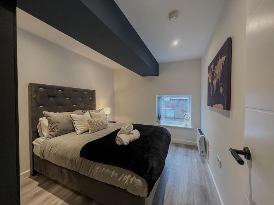 Orange Rentals-High Spec, Midnight Suite, Sleeps 4-Pets Welcome! Liverpool Luaran gambar