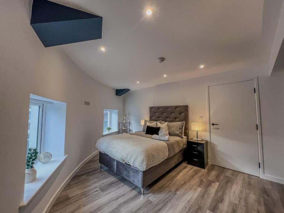 Orange Rentals-High Spec, Midnight Suite, Sleeps 4-Pets Welcome! Liverpool Luaran gambar