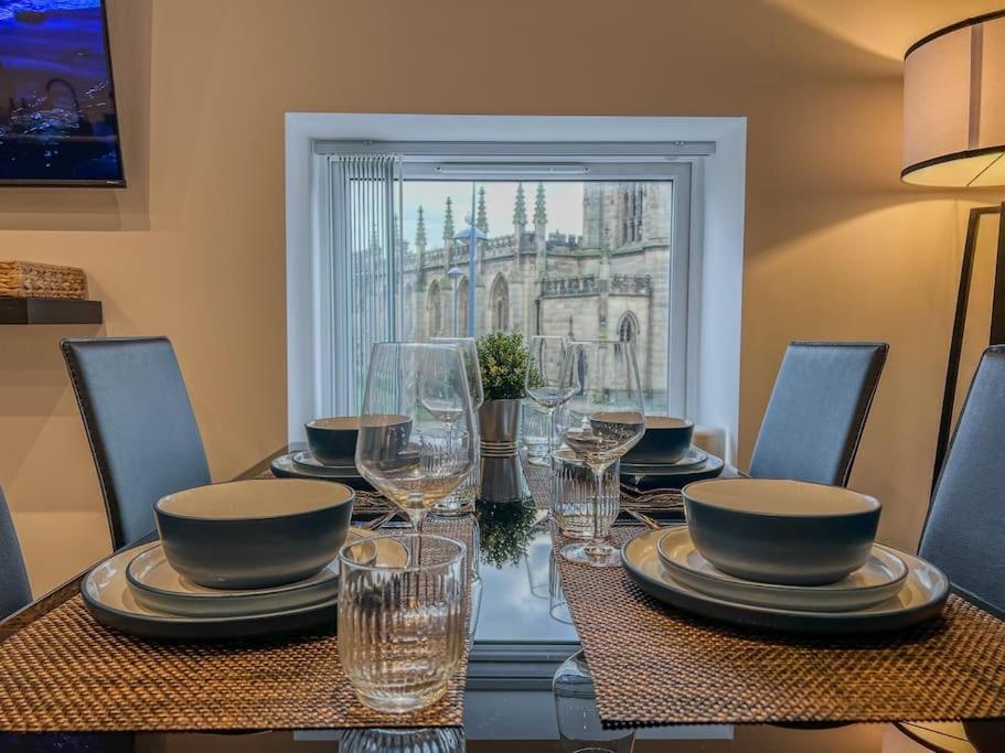 Orange Rentals-High Spec, Midnight Suite, Sleeps 4-Pets Welcome! Liverpool Luaran gambar