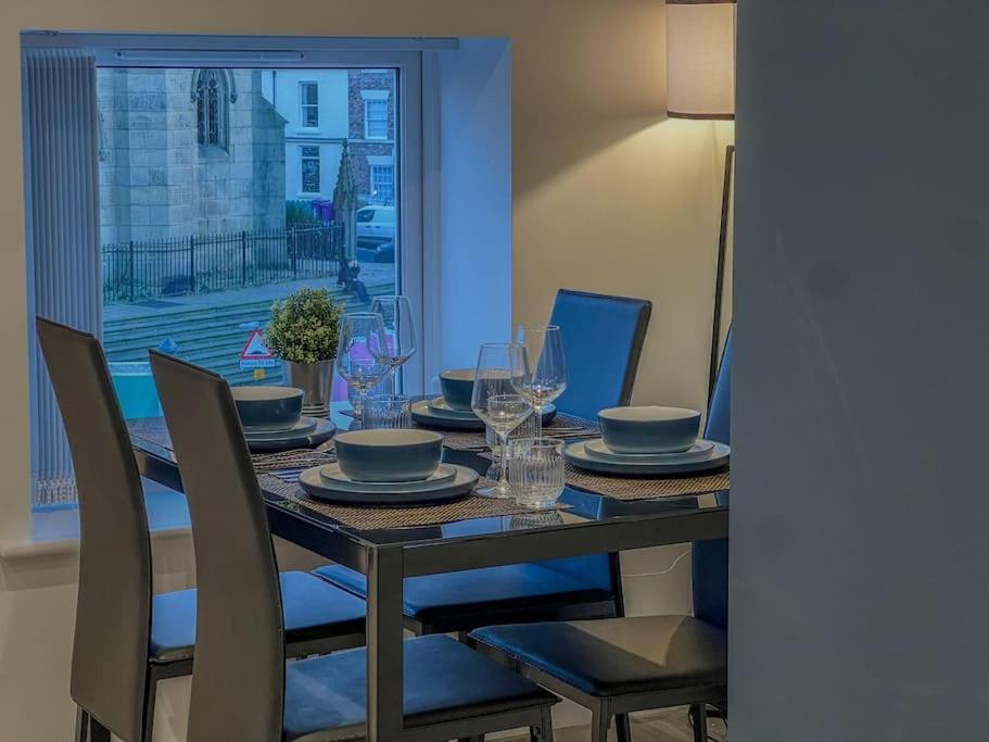 Orange Rentals-High Spec, Midnight Suite, Sleeps 4-Pets Welcome! Liverpool Luaran gambar
