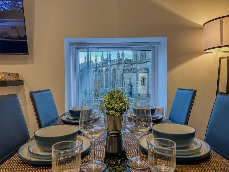 Orange Rentals-High Spec, Midnight Suite, Sleeps 4-Pets Welcome! Liverpool Luaran gambar