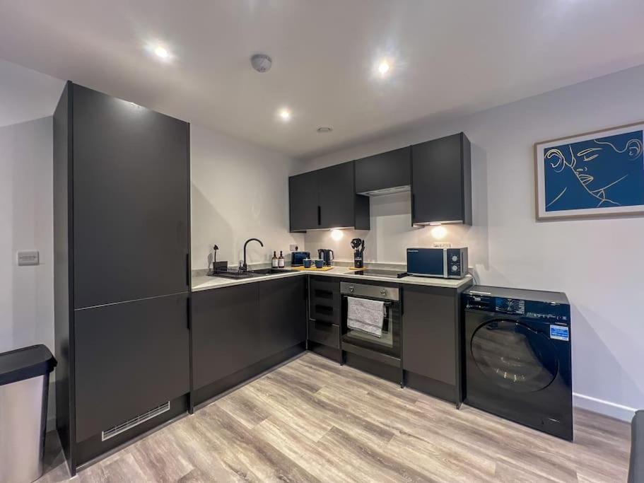 Orange Rentals-High Spec, Midnight Suite, Sleeps 4-Pets Welcome! Liverpool Luaran gambar