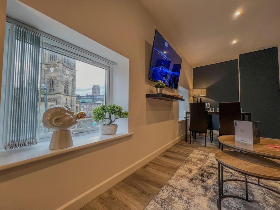 Orange Rentals-High Spec, Midnight Suite, Sleeps 4-Pets Welcome! Liverpool Luaran gambar