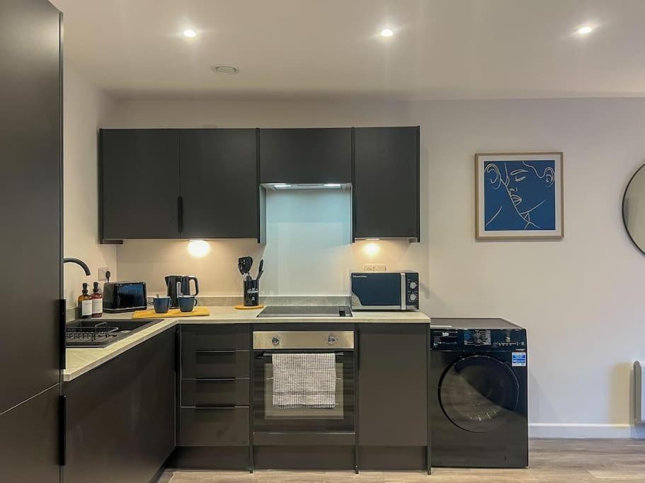 Orange Rentals-High Spec, Midnight Suite, Sleeps 4-Pets Welcome! Liverpool Luaran gambar