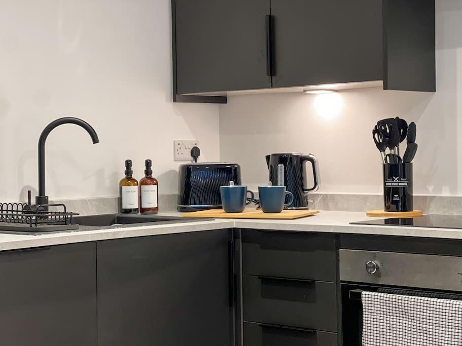 Orange Rentals-High Spec, Midnight Suite, Sleeps 4-Pets Welcome! Liverpool Luaran gambar